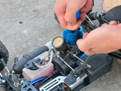 Metodi di avviamento del motore Nitro RC per auto VRX RC Nitro: scegliere la tecnica giusta per il tuo motore