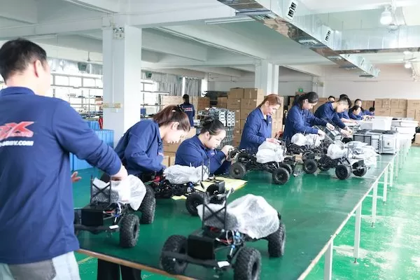 Officina di imballaggio e spedizione