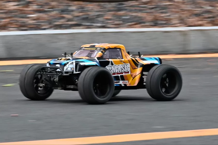 Camion RC elettrico fuoristrada 4WD in scala 10 2.4G senza spazzole ad alta velocità RTR # RH1066