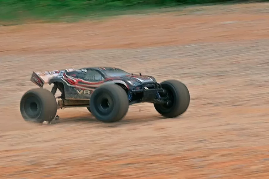 8 Scale 4WD fuoristrada elettrico RC Truggy 2.4G Brushless ad alta velocità RTR # RH811