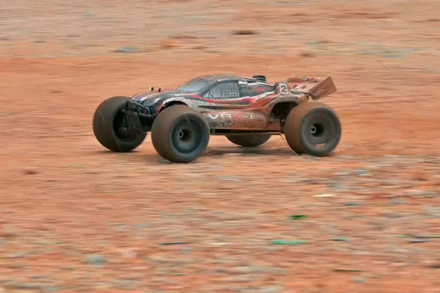 8 Scale 4WD fuoristrada elettrico RC Truggy 2.4G Brushless ad alta velocità RTR # RH811