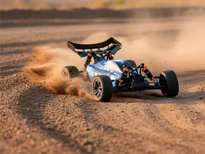 La guida del corridore alle ali posteriori dell'auto RC: come Downforce e Tuning Win Races