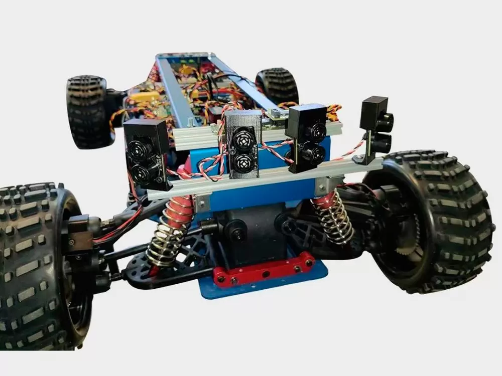 Veicolo a terra senza equipaggio